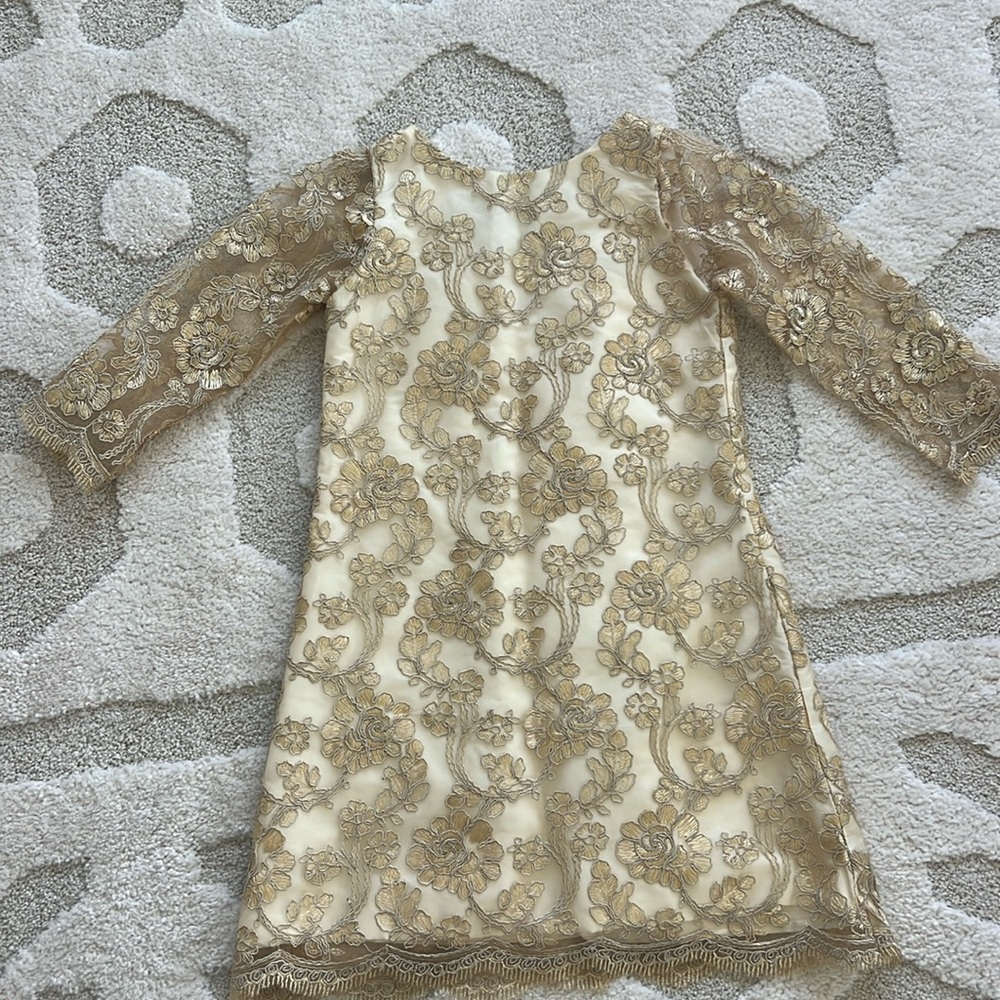 Elegant lace girls dress size 8 by luxe designer Susanne Lively
